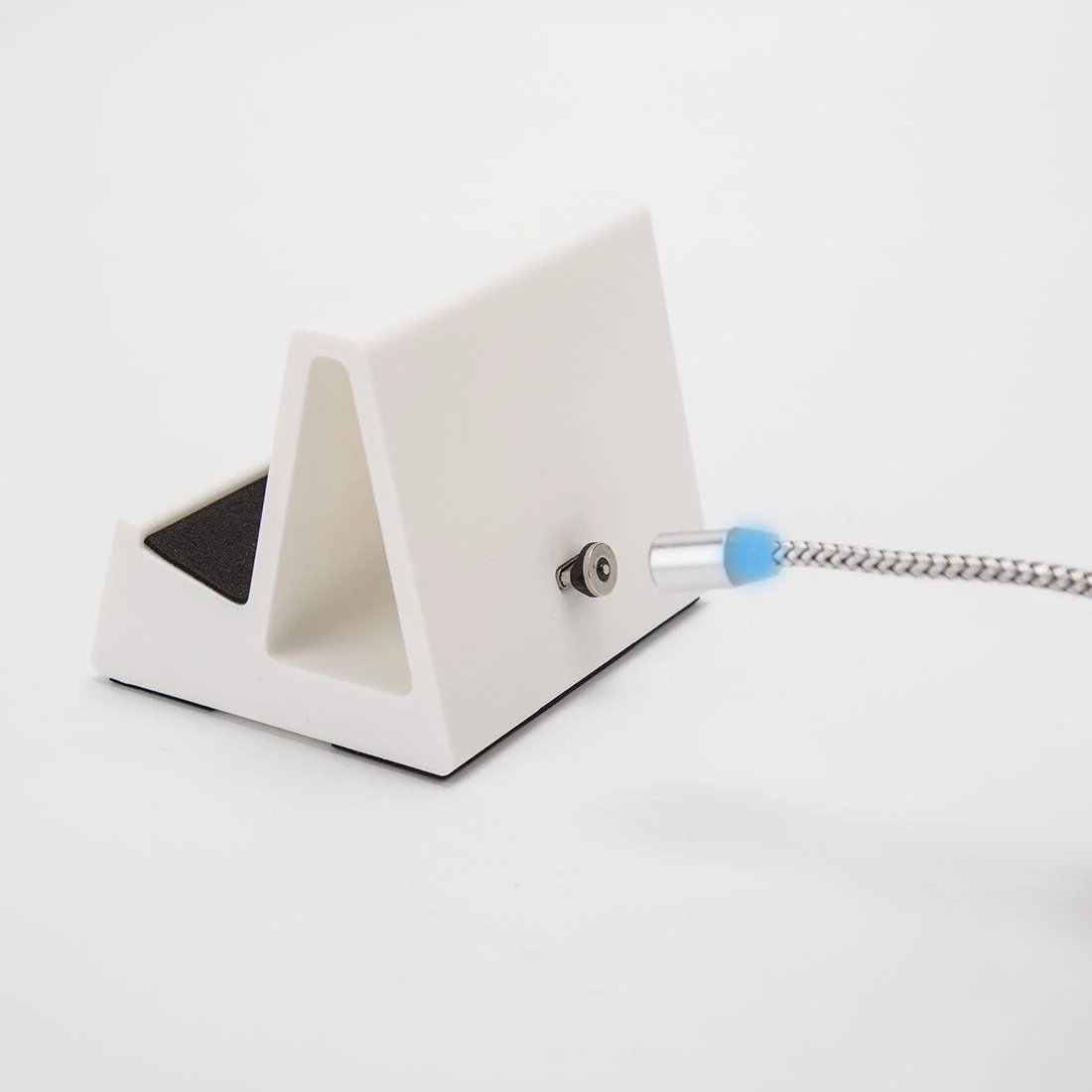 3D Printed Magnetic Charging Dock for TRIMUI BRICK