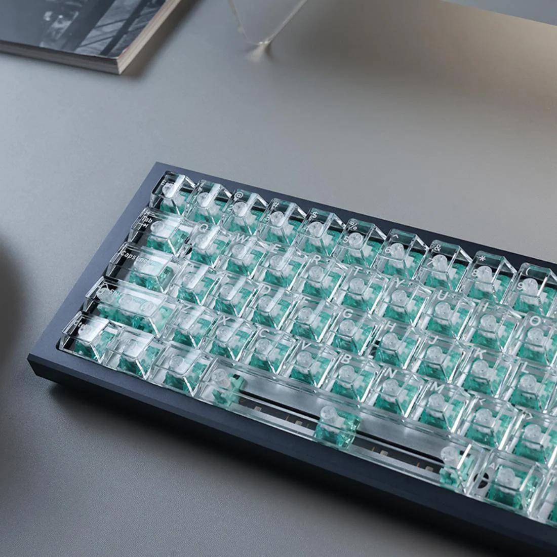 61-Key Layout Crystal Clear PC Keycaps