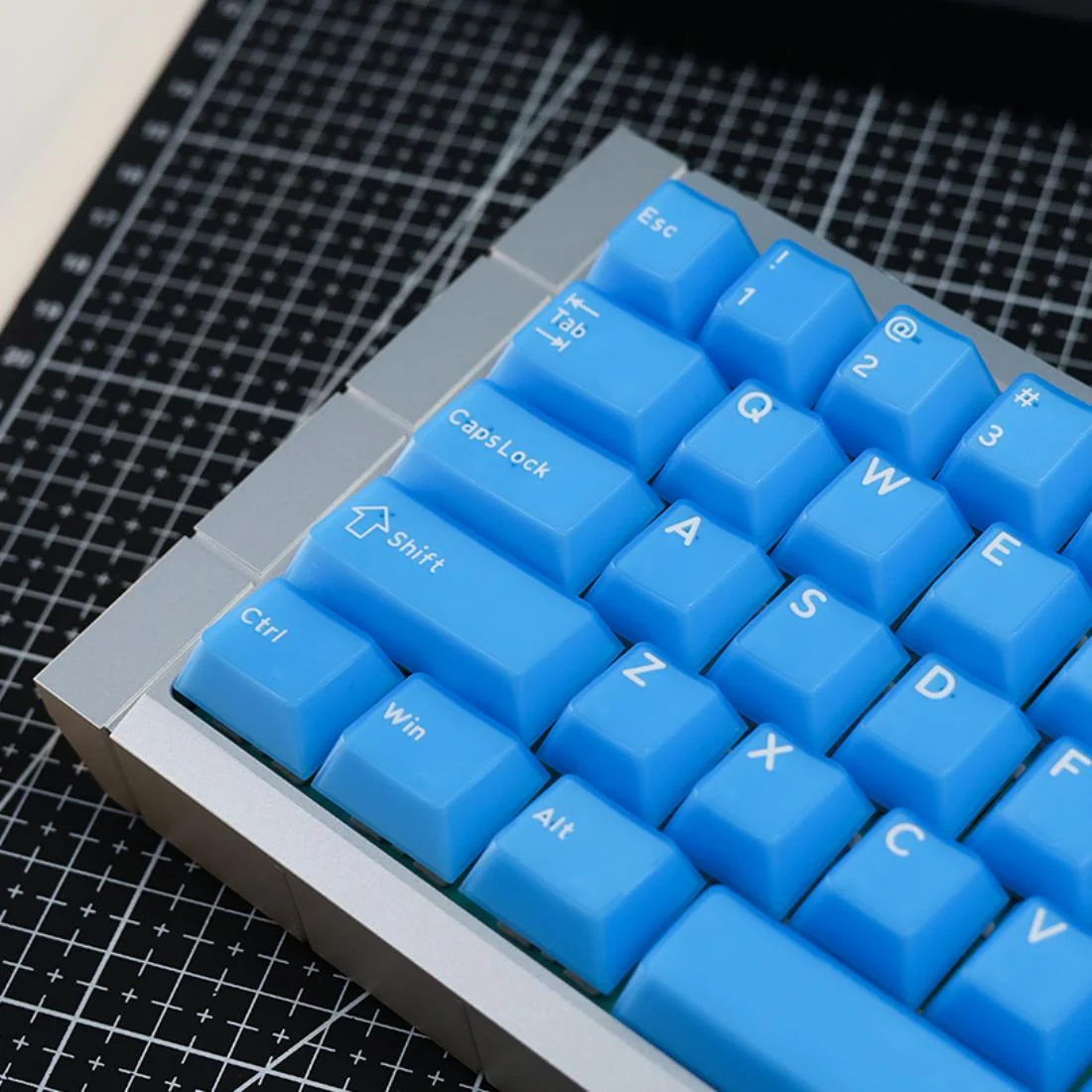 61-Key Layout Deep Sea Blue Double-Shot Keycaps