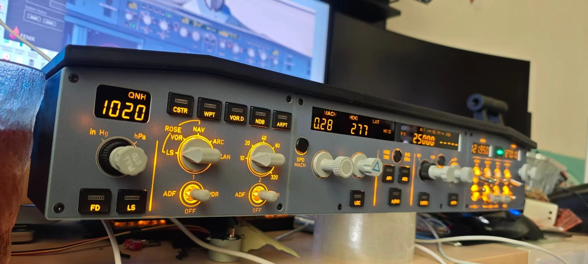 D108 一体式 A320 家用座舱面板 - 集成 FCU+左侧 EFIS+自定义灯光/频率模块 适用于 Windows MSFS2020、X-Plane 12（Fenix、FBW、Toliss）预售：15 天